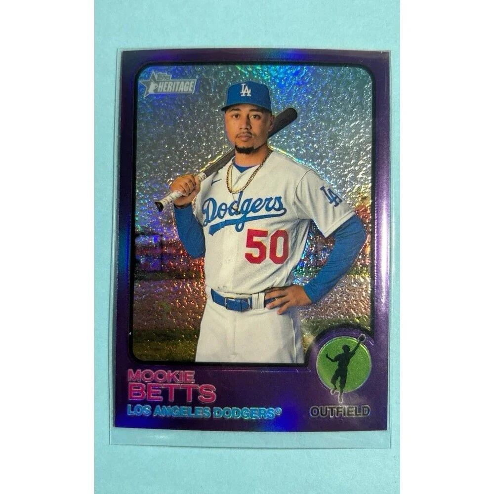 2022 Topps Heritage purple chrome,LA Dodgers Mookie Betts card #386